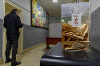 Европа призывает к «реформам» в Сербии, а местные наблюдатели говорят, что за фальсификацией результатов выборов стоит государственный аппарат